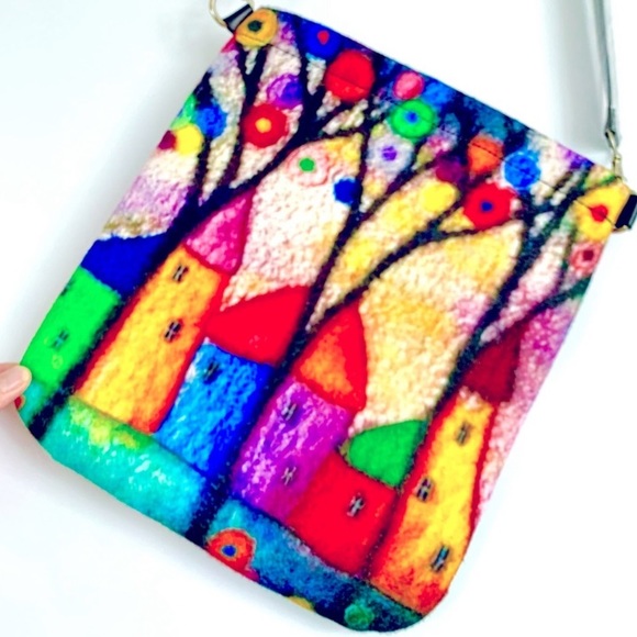 Sweetest! Brand New ‘Little Magic Light Neighbourhood’ Art Gallery Purse ❤️💜⭐️ - Picture 2 of 11